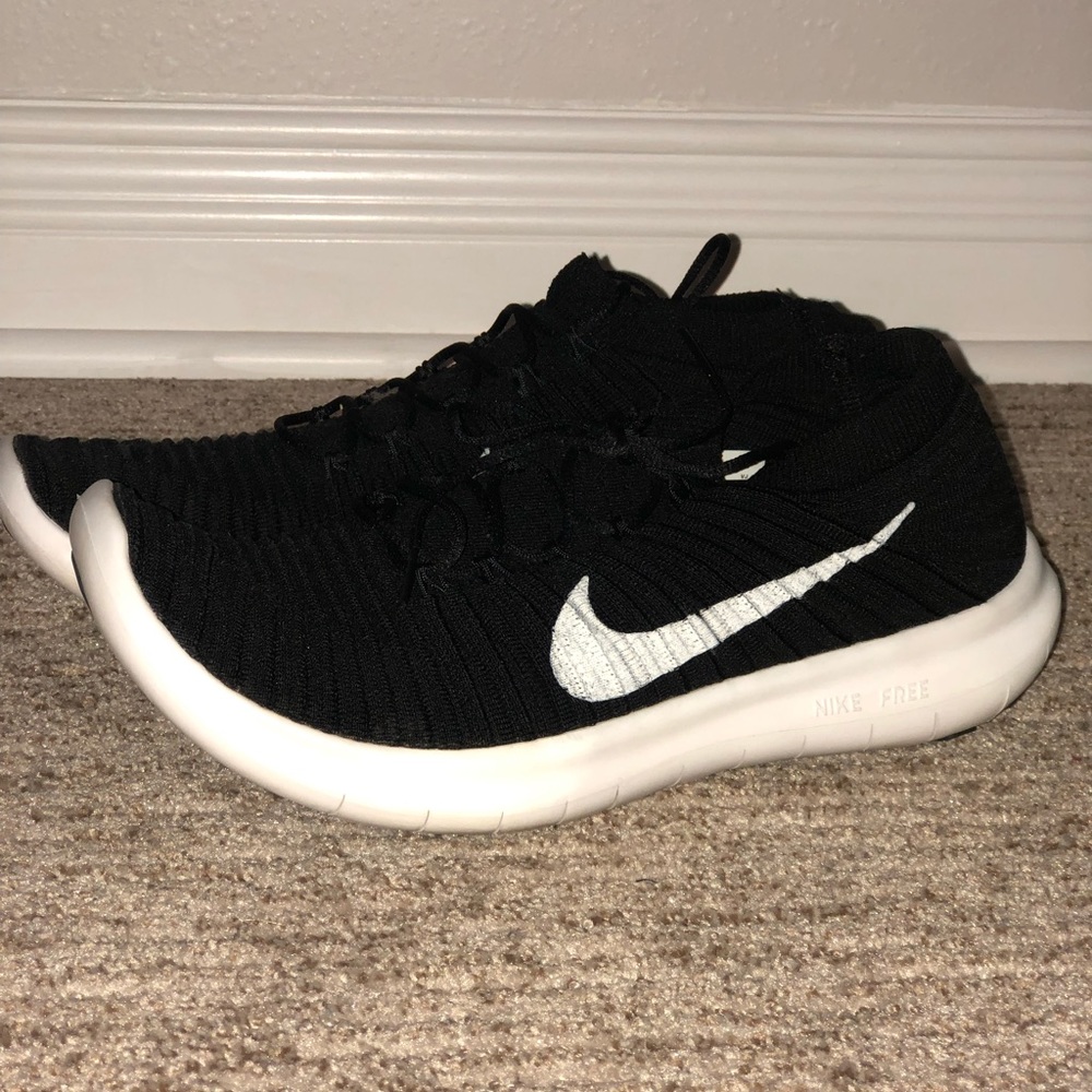 NIKE FLY KNIT - Only Worn Once
